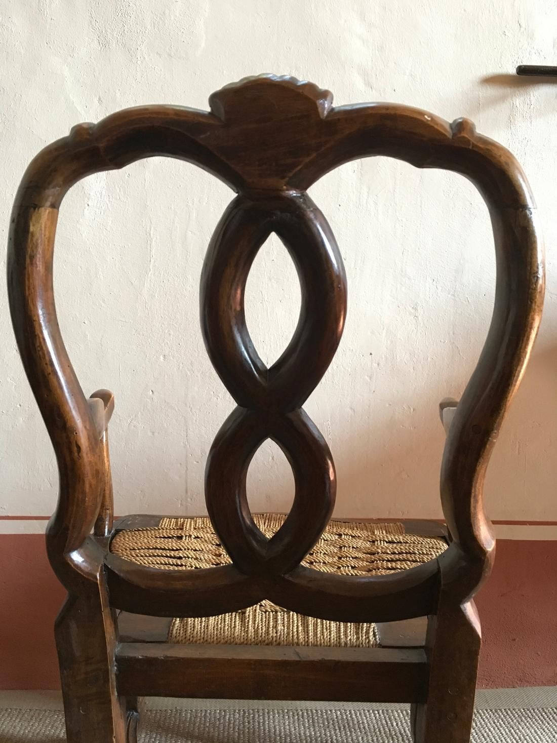photo furniture Venezia Mid 18th Century Baroque Hand Carved Walnut Armchair