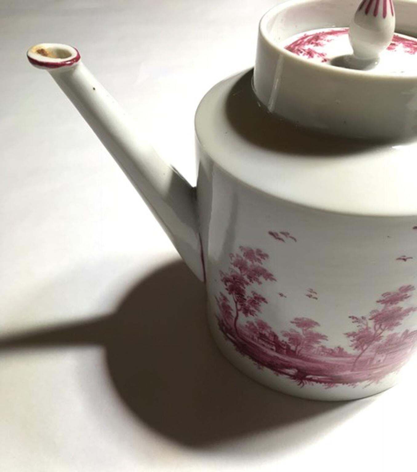 photo furniture Richard Ginori Late 18th Century Porcelain Tea Pot With Hand Painted Landscapes