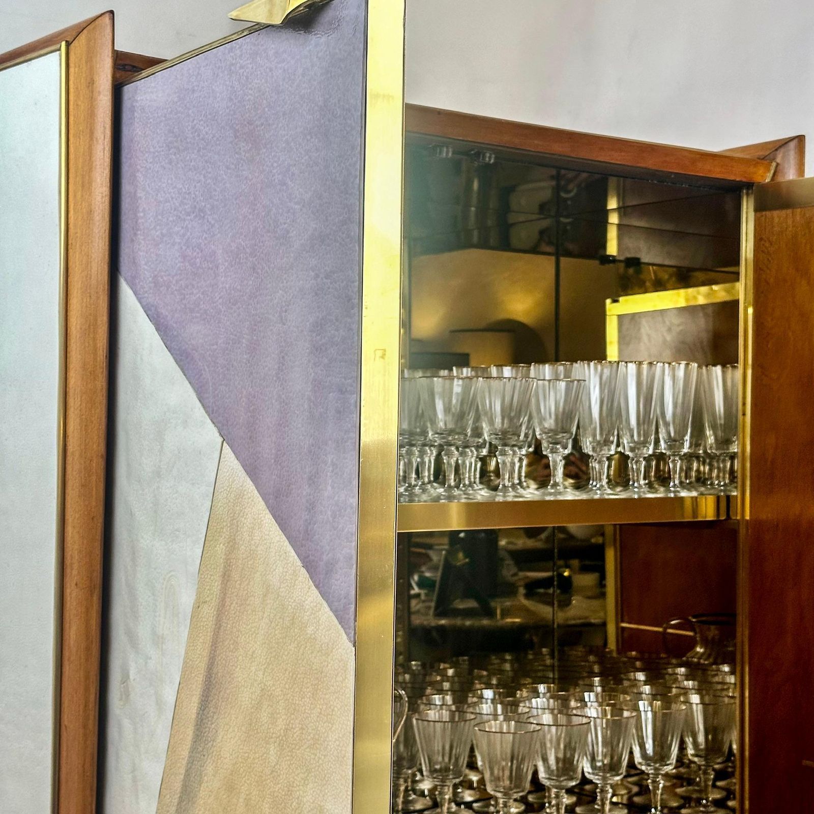 photo vinterior Mid Century Modern Beech Wood, Brass, Mirror & Murano Art Glass Dry Bar Cabinet