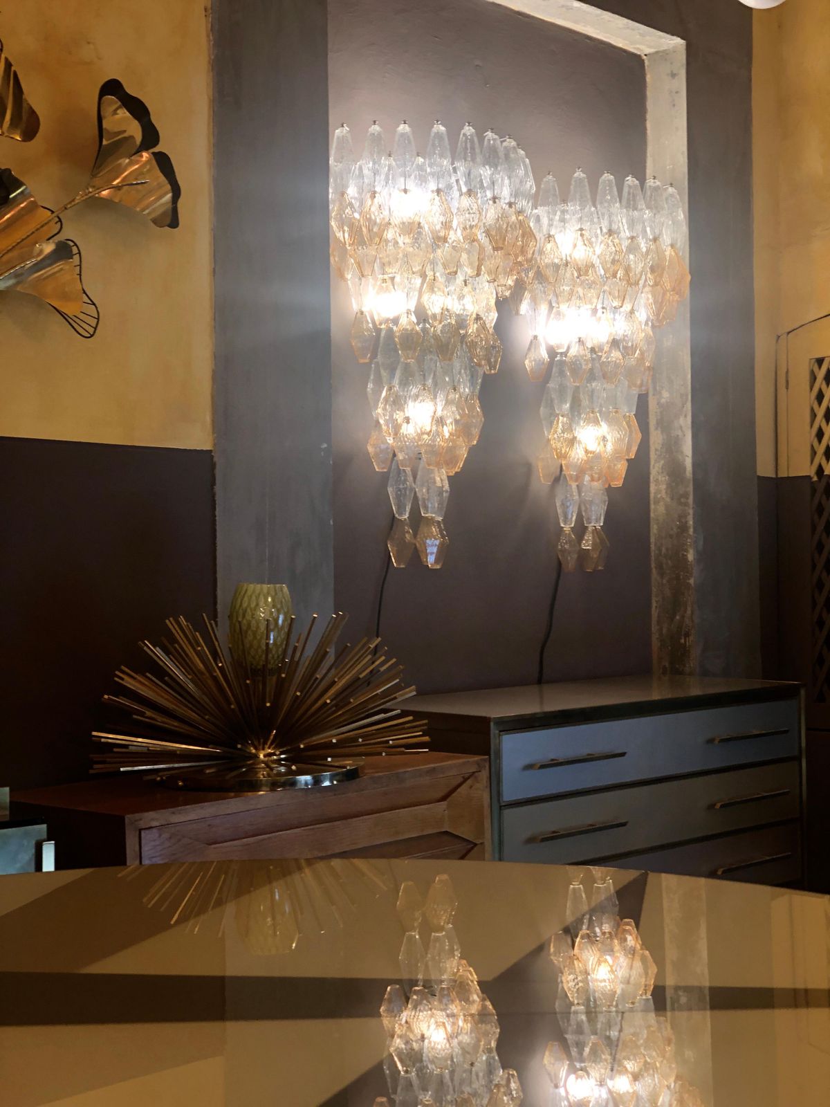 Late 20th Century Pair Of Transparent And Amber Polyhedrons Murano Glass Sconces photo vinterior