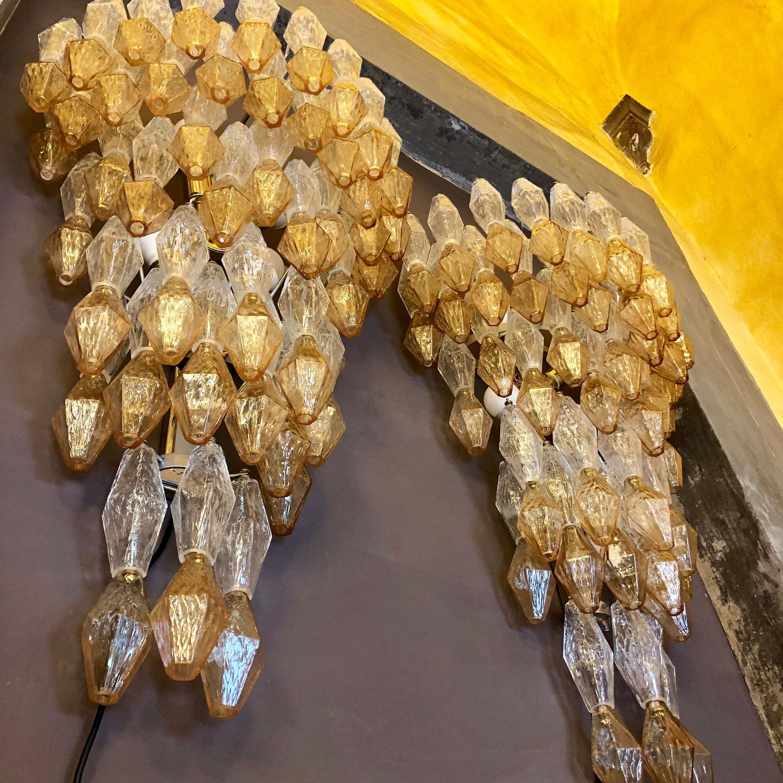 photo furniture Late 20th Century Pair Of Transparent And Amber Polyhedrons Murano Glass Sconces