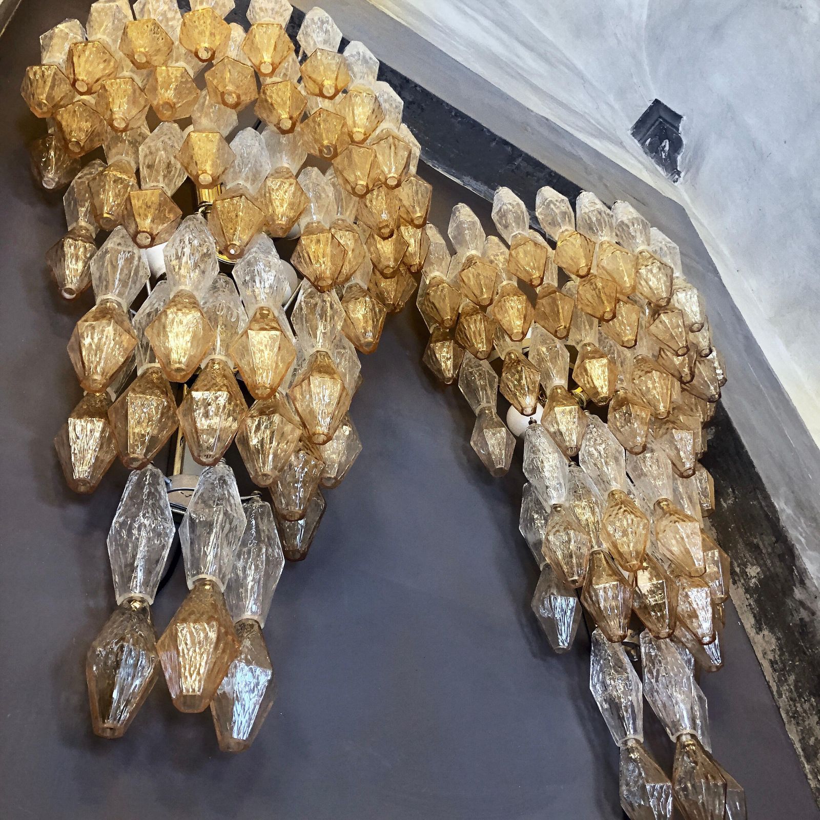 Lighting Late 20th Century Pair Of Transparent And Amber Polyhedrons Murano Glass Sconces photo