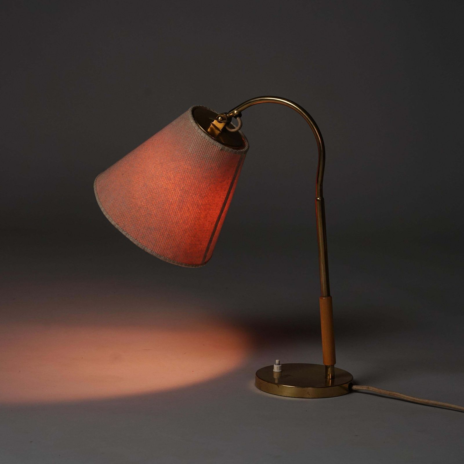 Model 9201 Table Lamp, Paavo Tynell, Taito Oy, 1940/1950s photo Lighting
