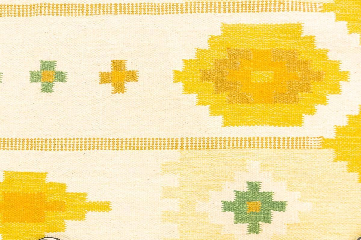 Scandinavian Rug Rollakan Cross Motif Design photo vinterior