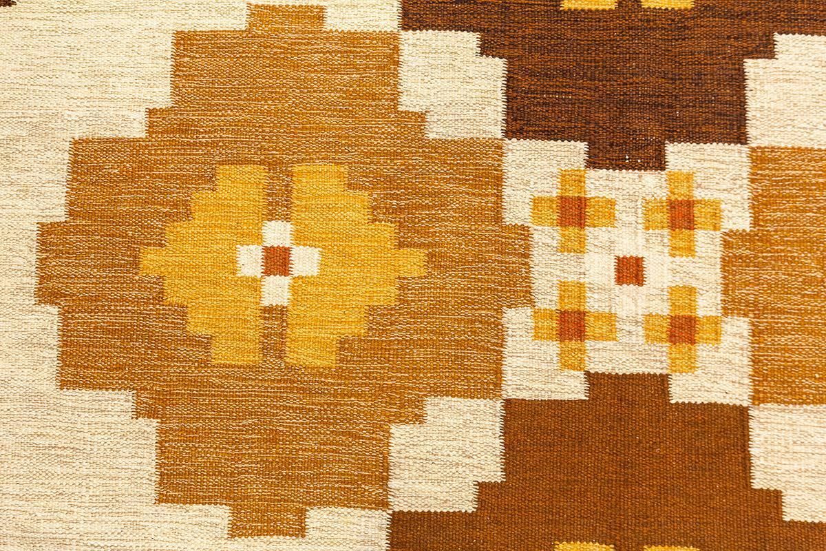 Scandinavian Rug Rollakan Beige Field Color photo buy
