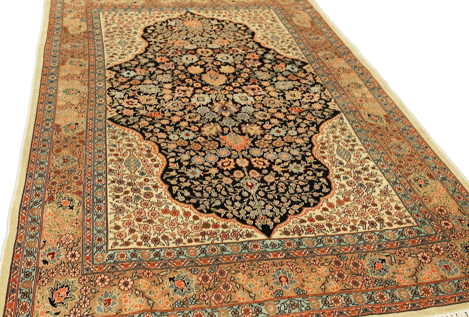 Turkish Hereke Shiny Silk Extra Fine Rug, Xxi Century photo Textiles