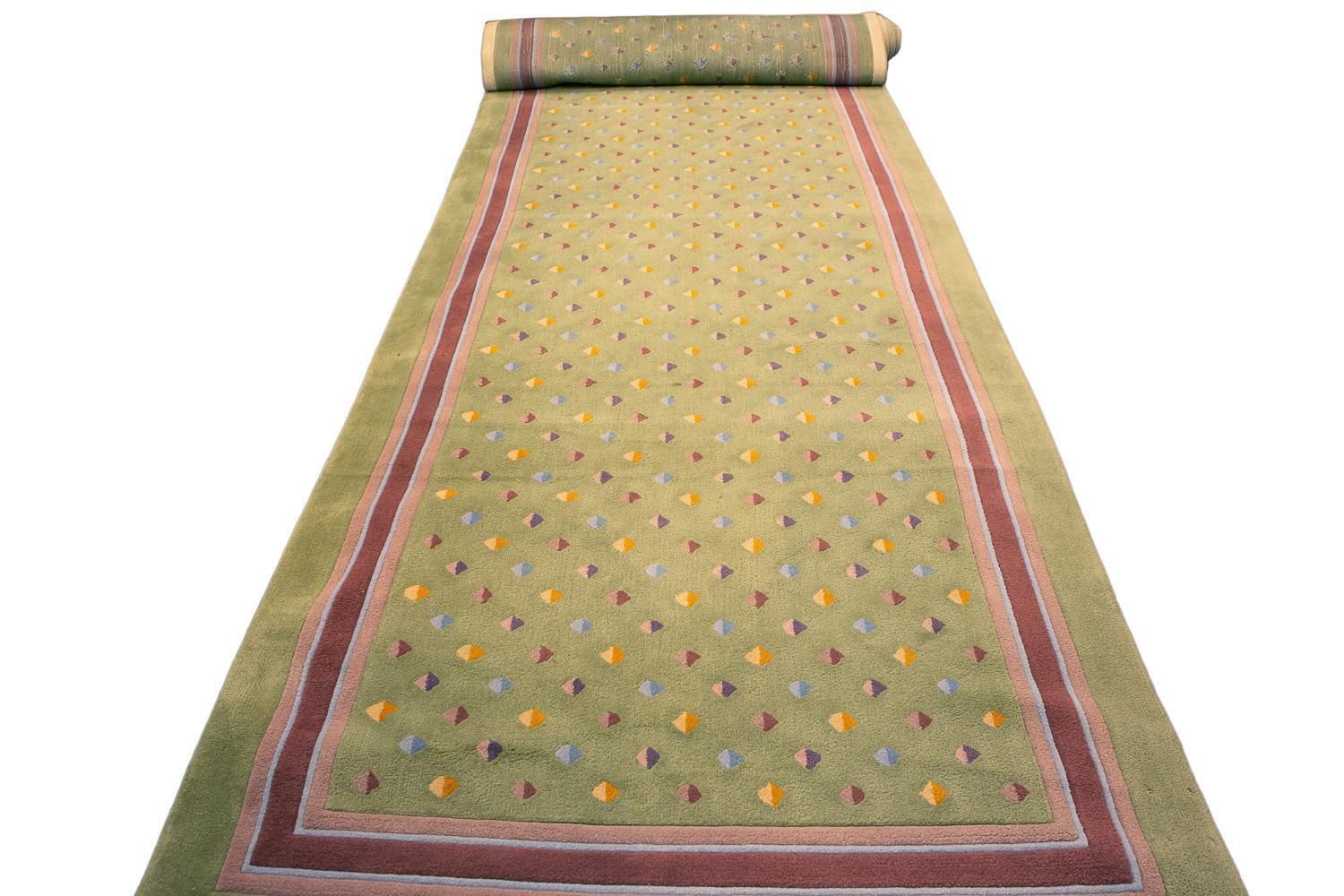 Hallway Runner Rug Modern European Hand Tufted, Late 20th Century photo furniture