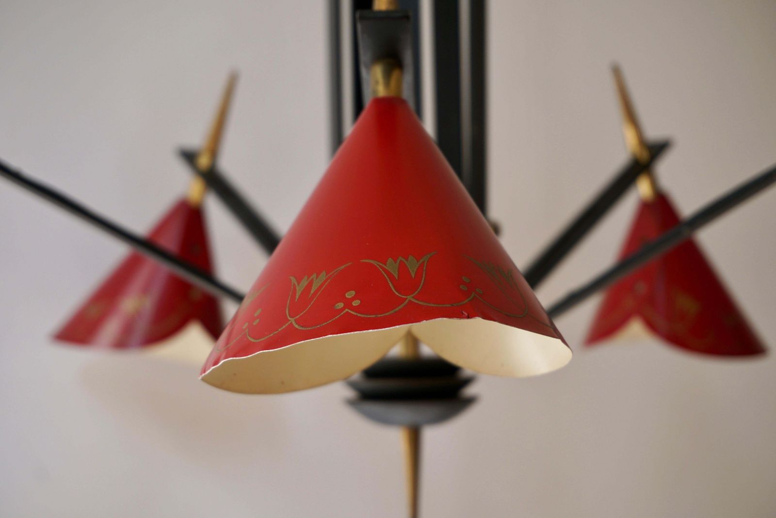 photo vintage Italian 1950s Brass And Metal Chandelier