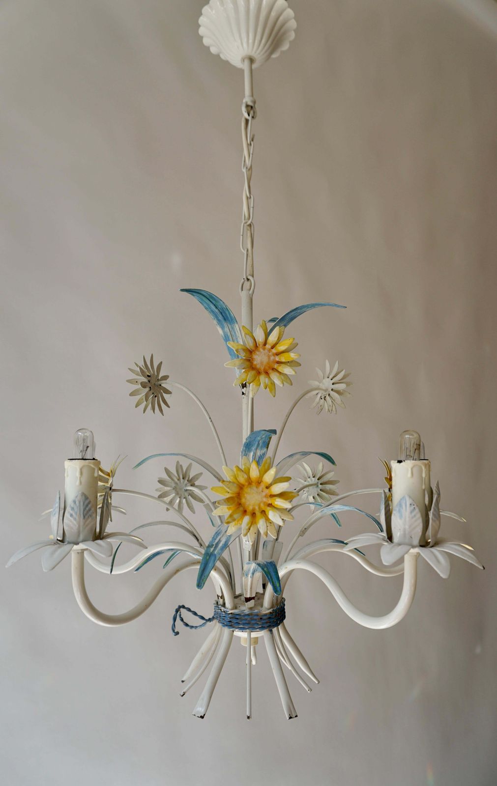 Mid Century Painted Tôle 5 Arm Light Fixture With Yellow Flowers photo furniture