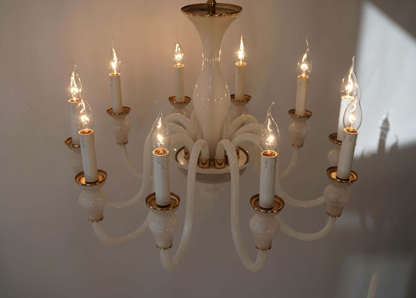 Italian Modern Hand Blown White And Gold Murano Glass Chandeliers photo vinterior