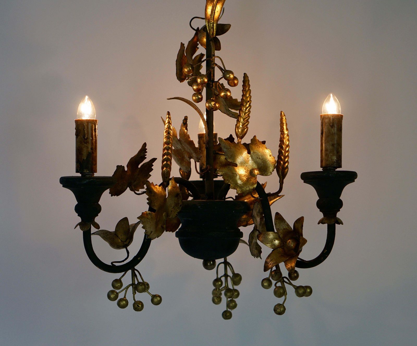 Chandelier In Wood And Gilded Metal photo buy