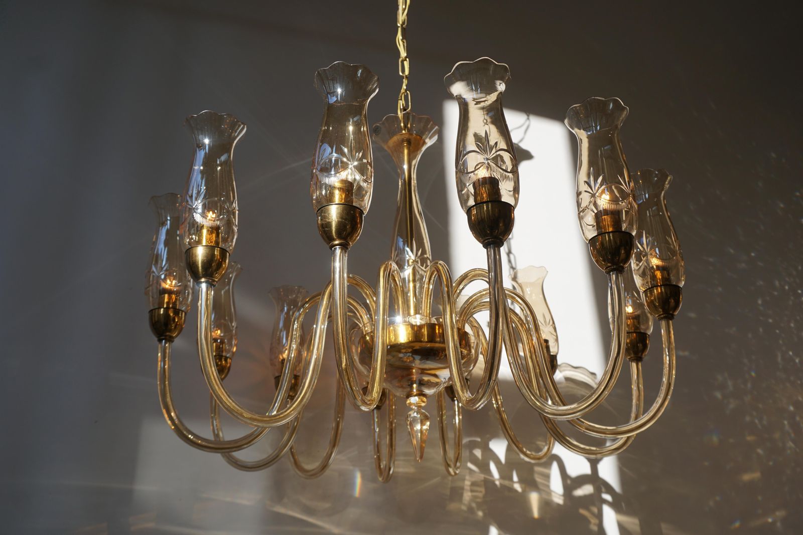 1529.0 Italian Midcentury Style Murano Venetian Crystal Chandelier photo