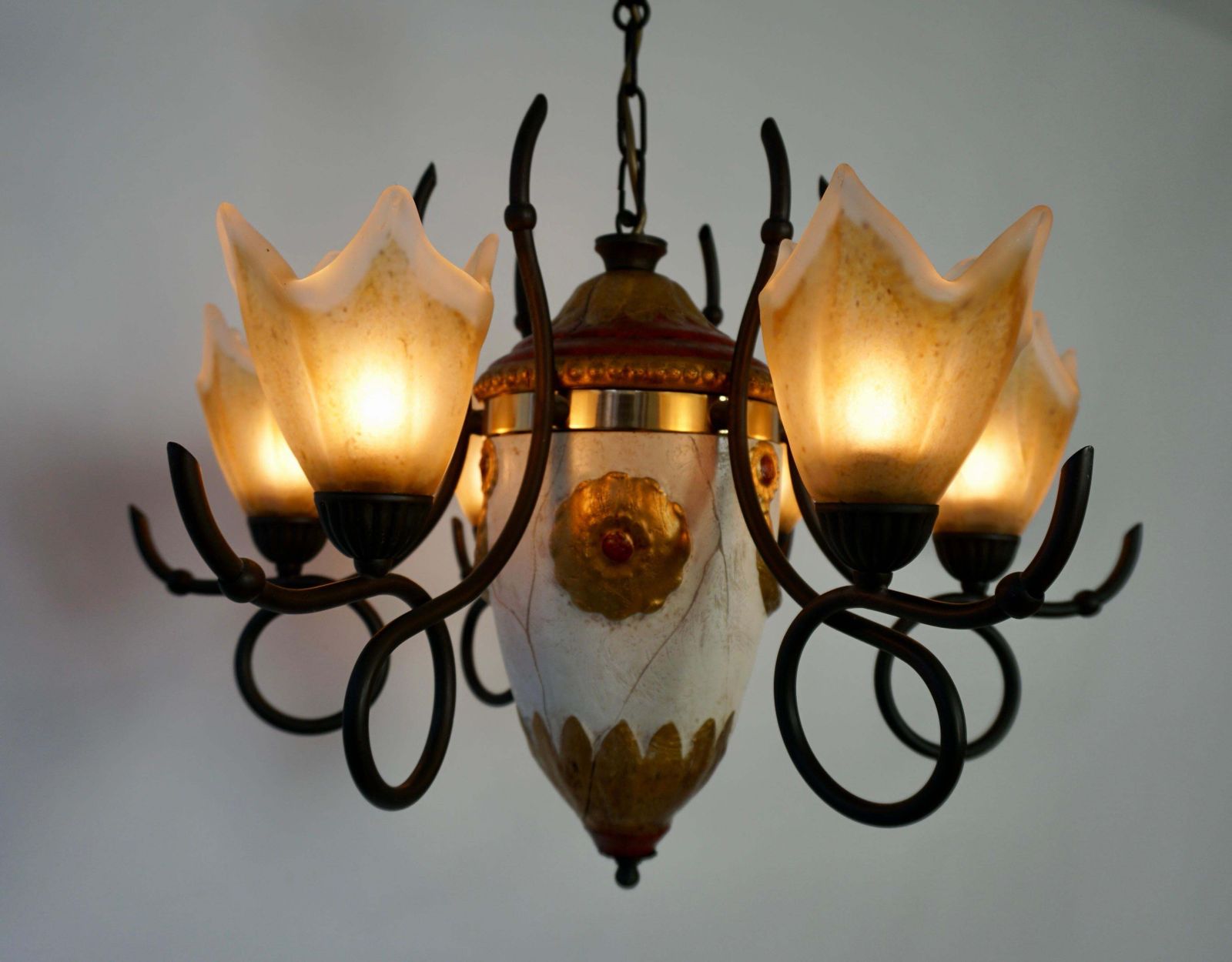 2208.0 Elegant Italian Hollywood Regency Chandelier photo