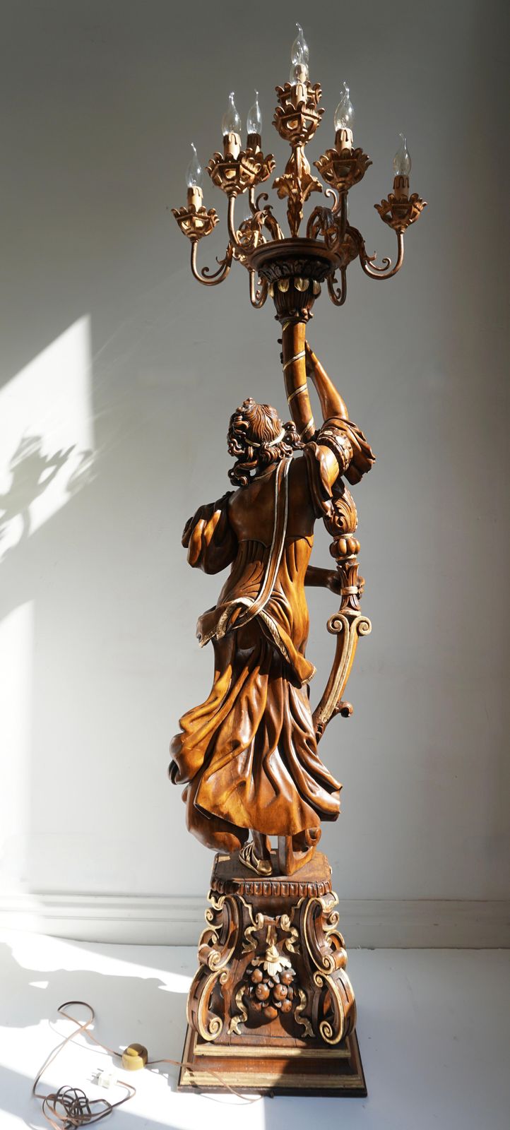 Italian Gilded Wood Venetian Figural Torchère Candelabra Floor Lamp photo Lighting