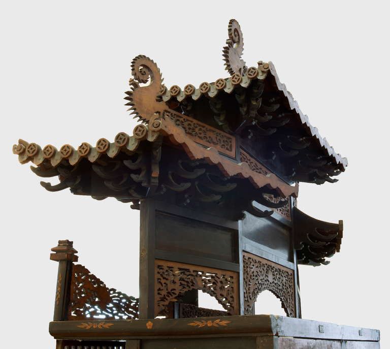 photo vintage Rare And Beautiful Architectural Pagode Display Cabinet, China