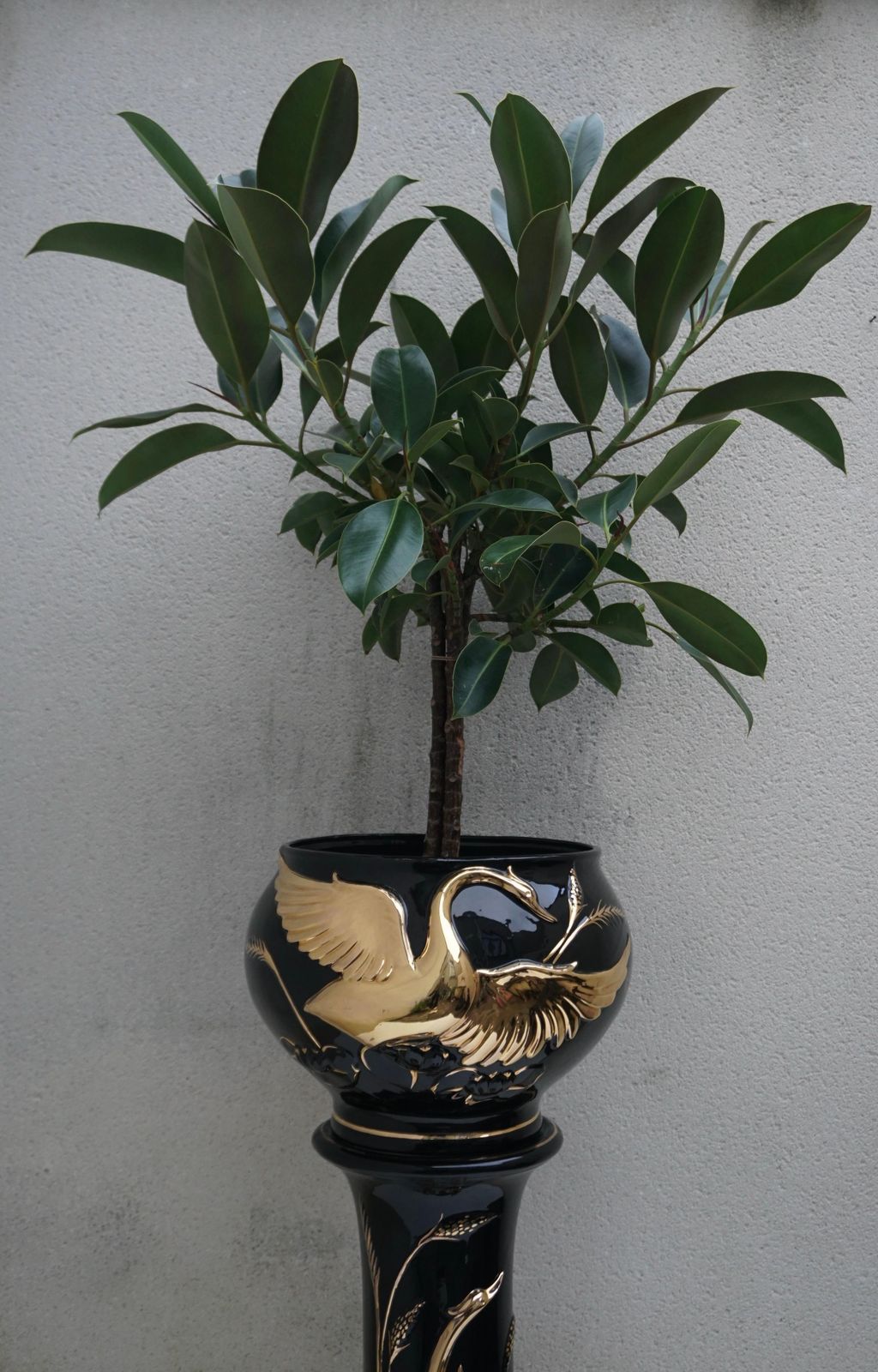 2339.0 Italian Jardiniere On Pedestal With Swans photo