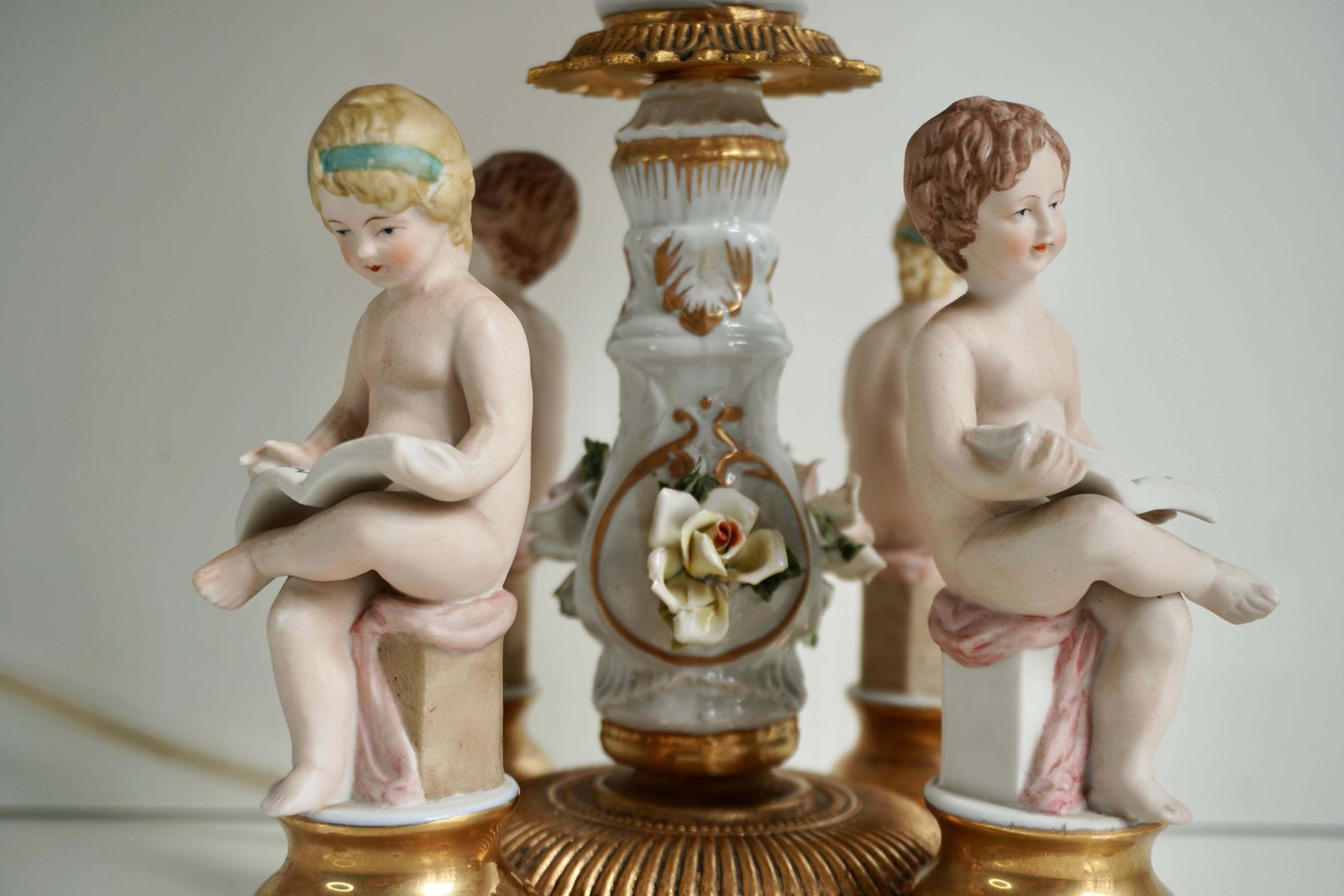 photo furniture Italian Victorian Porcelain Cherub Lamp