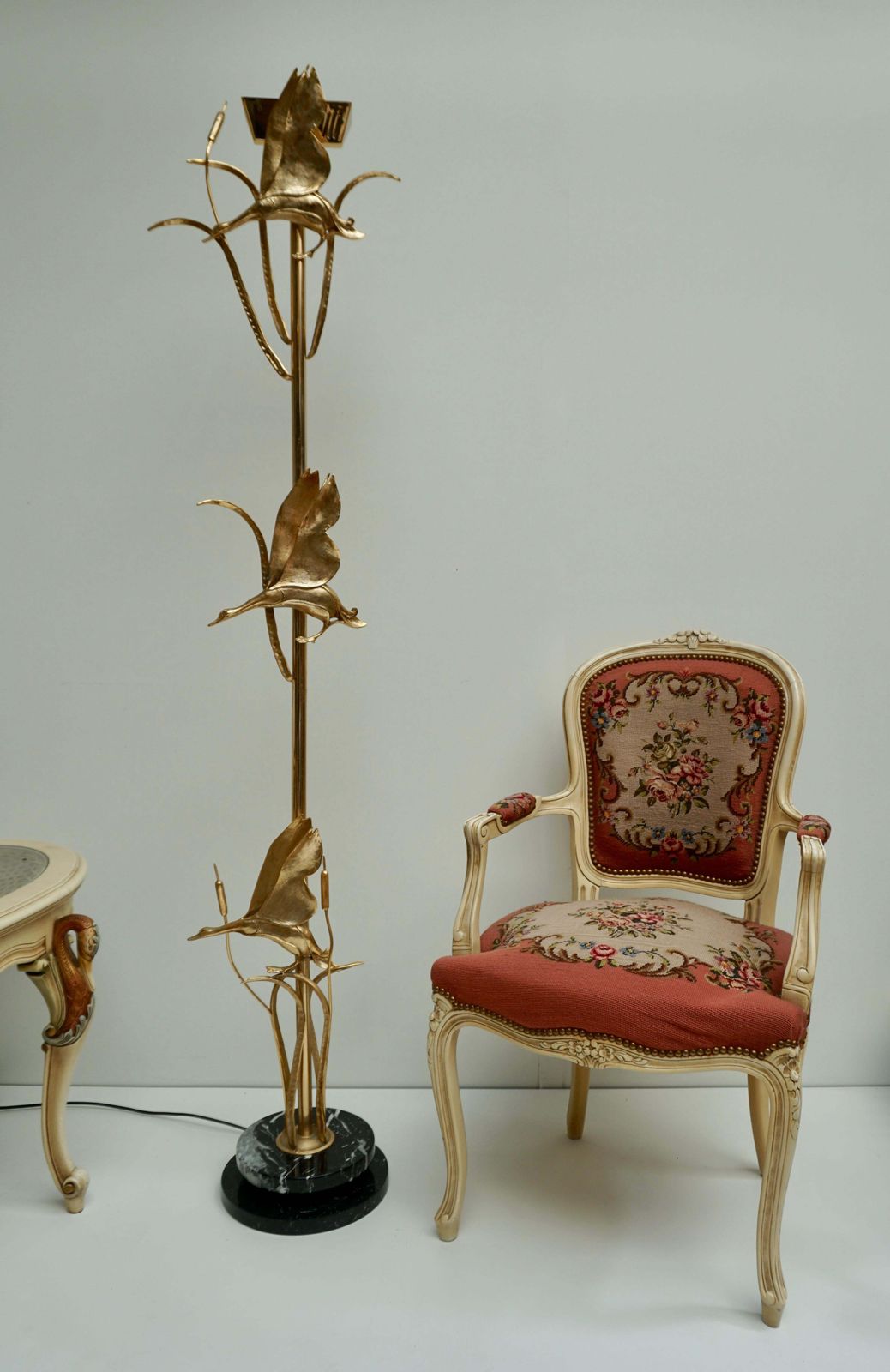 L’originale Herons Floor Lamp By Lanciotto Galeotti photo furniture