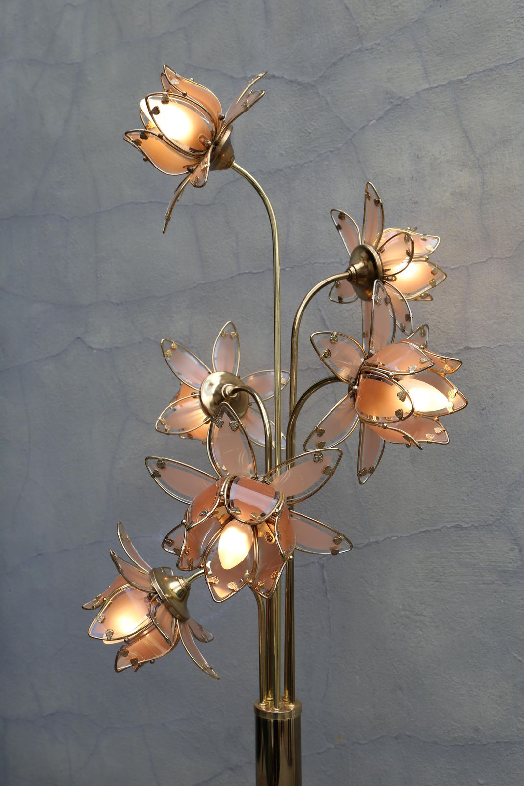 photo furniture Hollywood Regency Glass And Brass 6 Arm Tulip Lotus Lamp 1970s