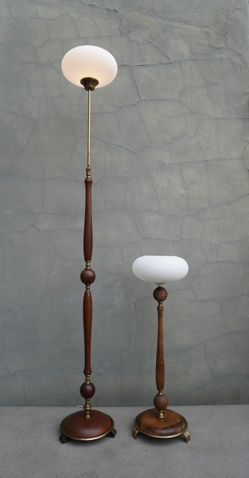 Adjustable Floor Lamp And Table Lamp Set In Wood And Brass With Glass Shades photo vinterior