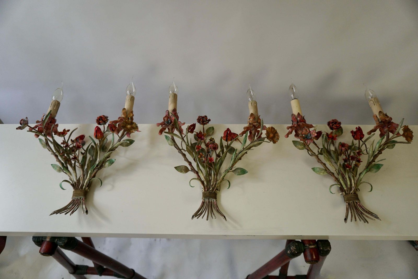 Three Metal Tole Colorful Painted Romantic Roses Flowers Bouquet Wall Lamp Italy photo Art