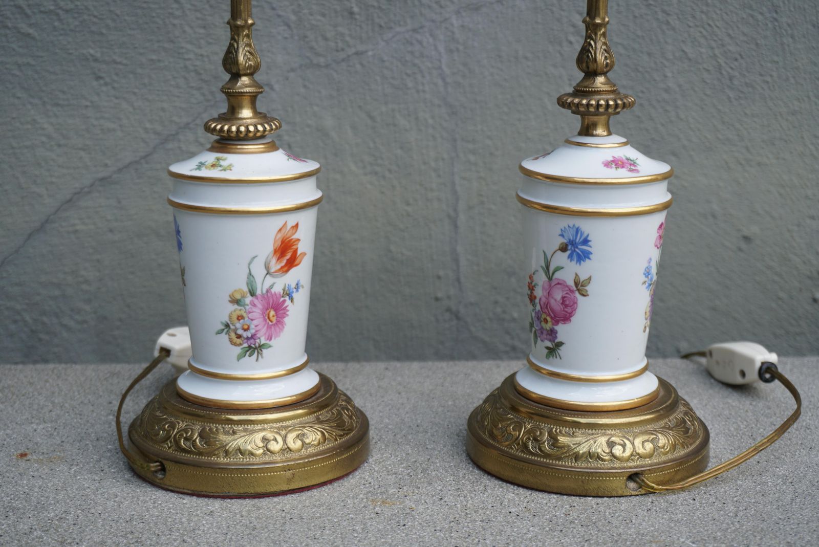 A Pair Of French Porcelain And Brass Floral Lamps photo 1019.0
