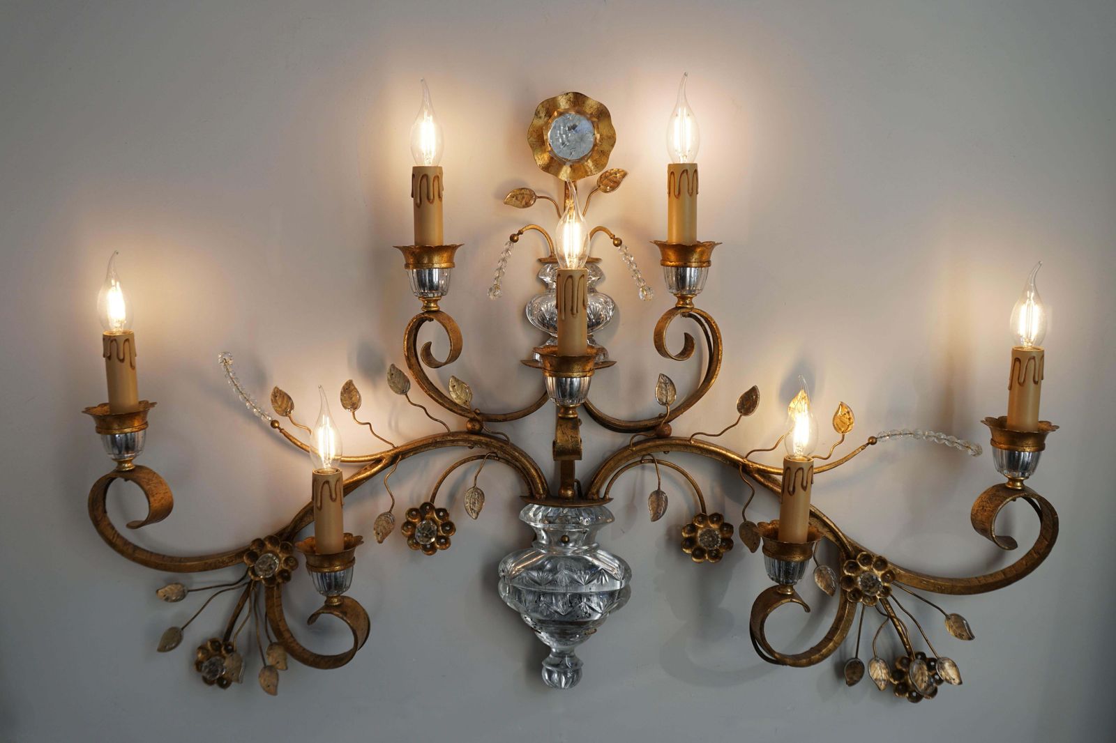 Gilded Metal Leaf And Glass Flower Wall Sconce Light Fixture photo Lighting
