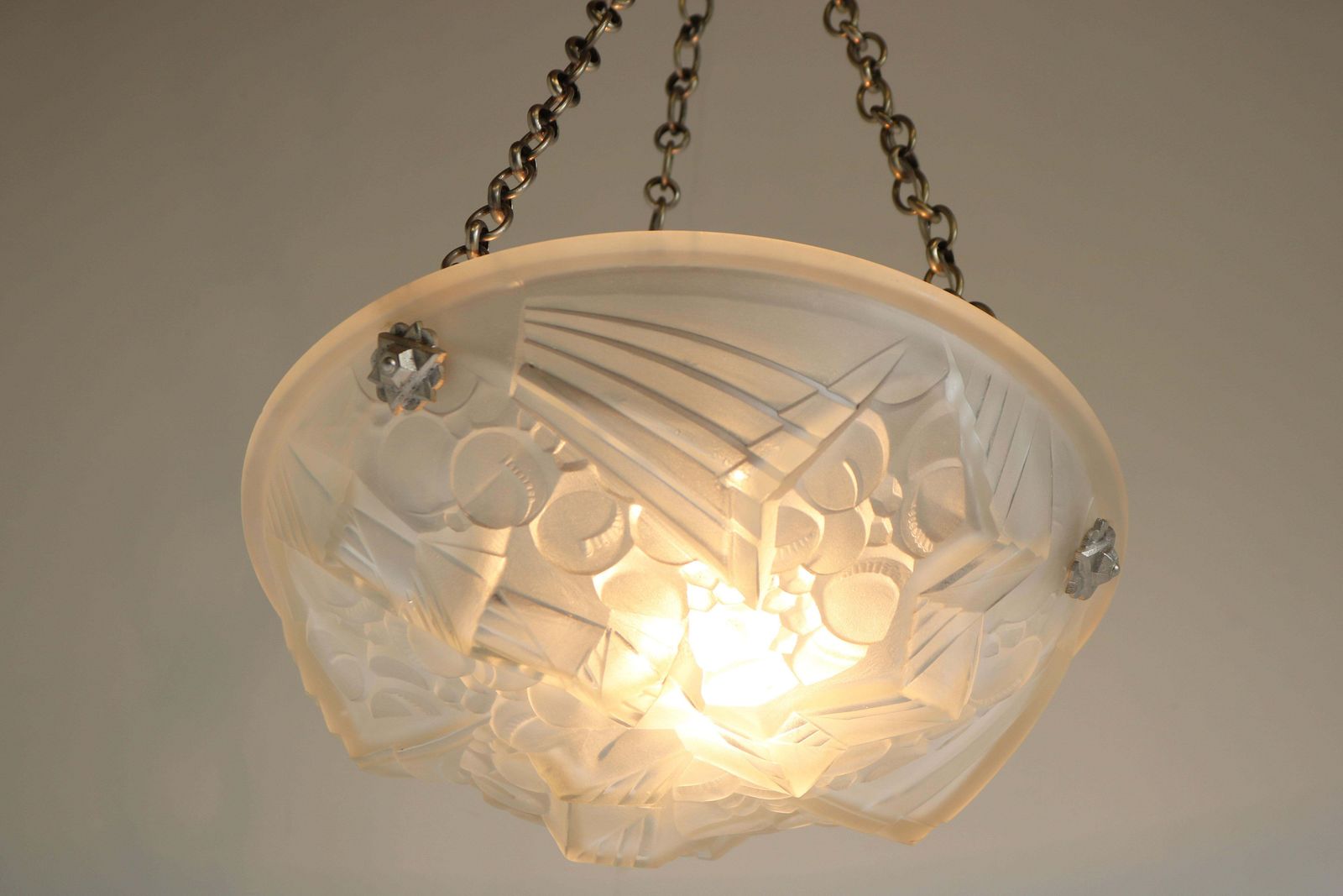 Franse Antieke Art Deco Hanglamp – Mouynet Design, 1920, Wit photo vintage