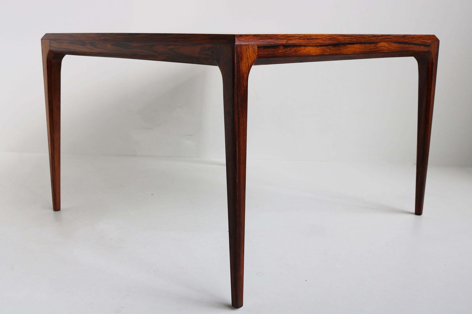 Rozenhouten Salontafel Van Johannes Andersen Voor Cfc Silkeborg, Ca. Jaren 1950 photo vintage
