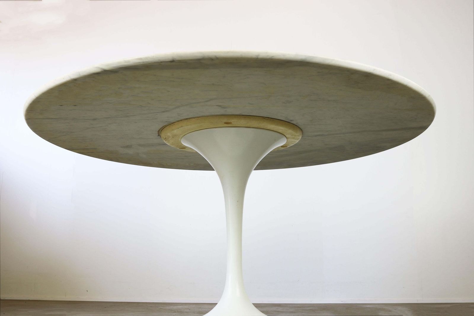 10677.0 Knoll Tulip Dining Set By Eero Saarinen 1960s Large Marble Table Armchairs photo