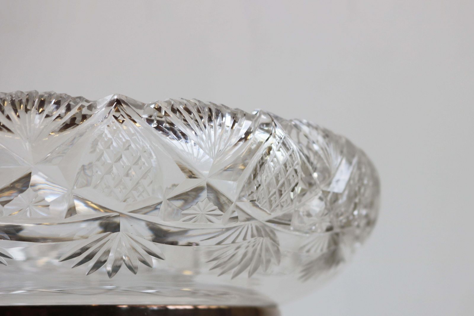 photo furniture Antiek Wmf Art Nouveau Tafelstuk, Verzilverd Met Kristallen Glazen Schaal – Egyptian Revival
