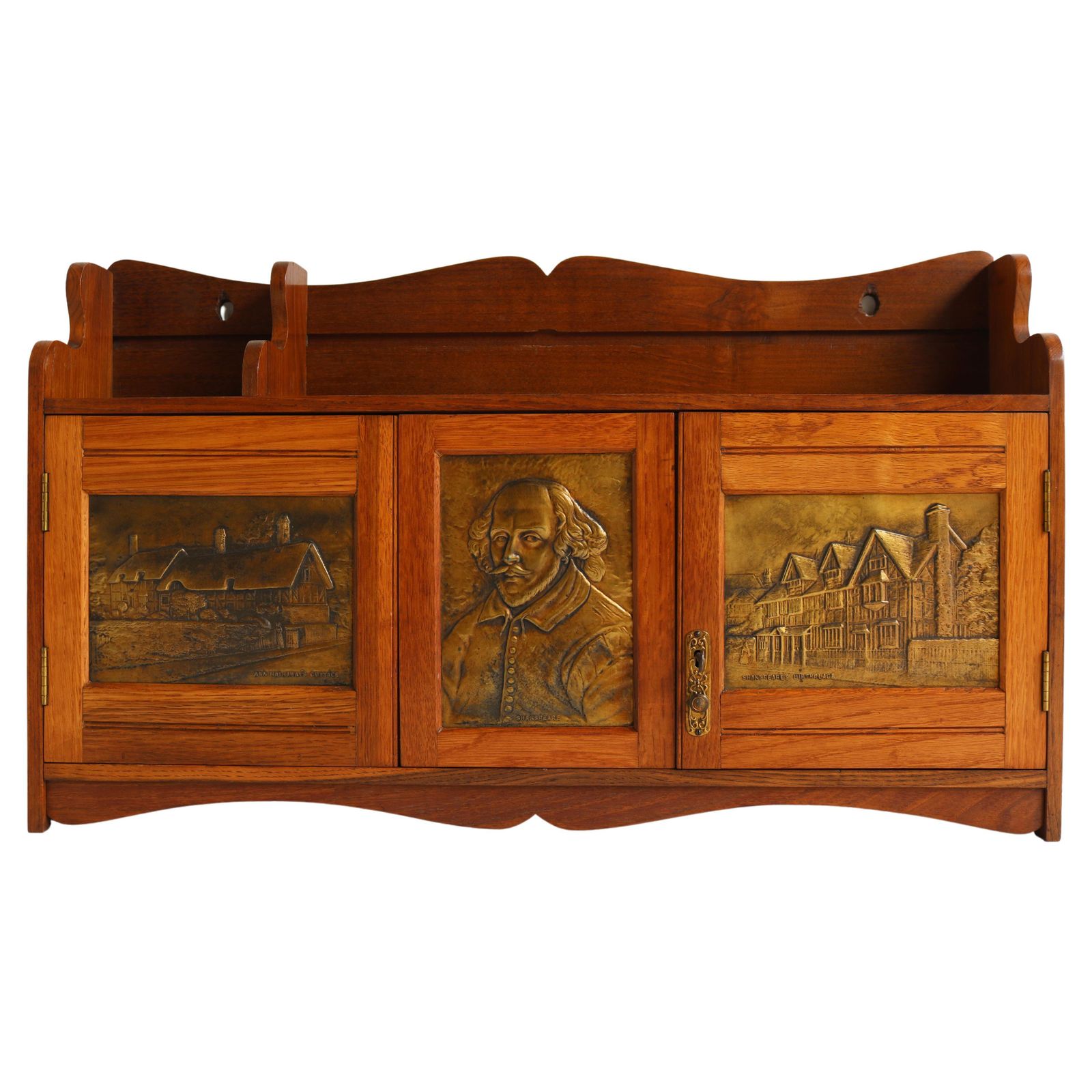 English Arts And Crafts Wall Cabinet Brass Oak Shakespeare 1910 Tobacco / Pipe