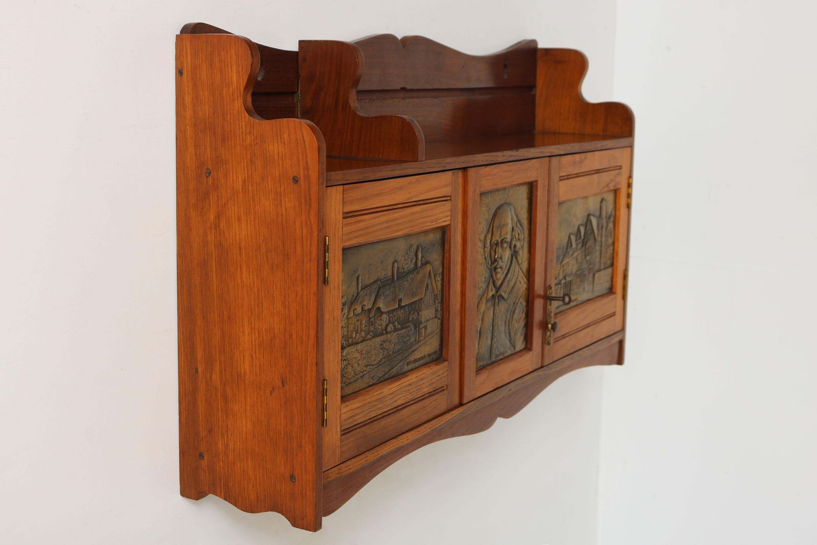 English Arts And Crafts Wall Cabinet Brass Oak Shakespeare 1910 Tobacco / Pipe photo furniture