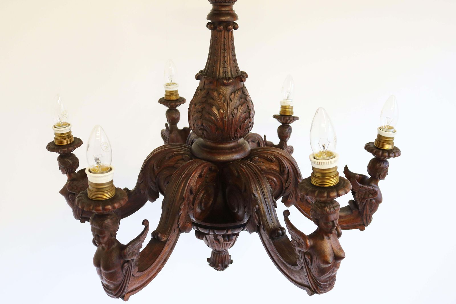 photo furniture Antieke Empire 19e Eeuwse Houten Gesculpteerde Kroonluchter, Frankrijk, Massief Eiken, 6 Lichten