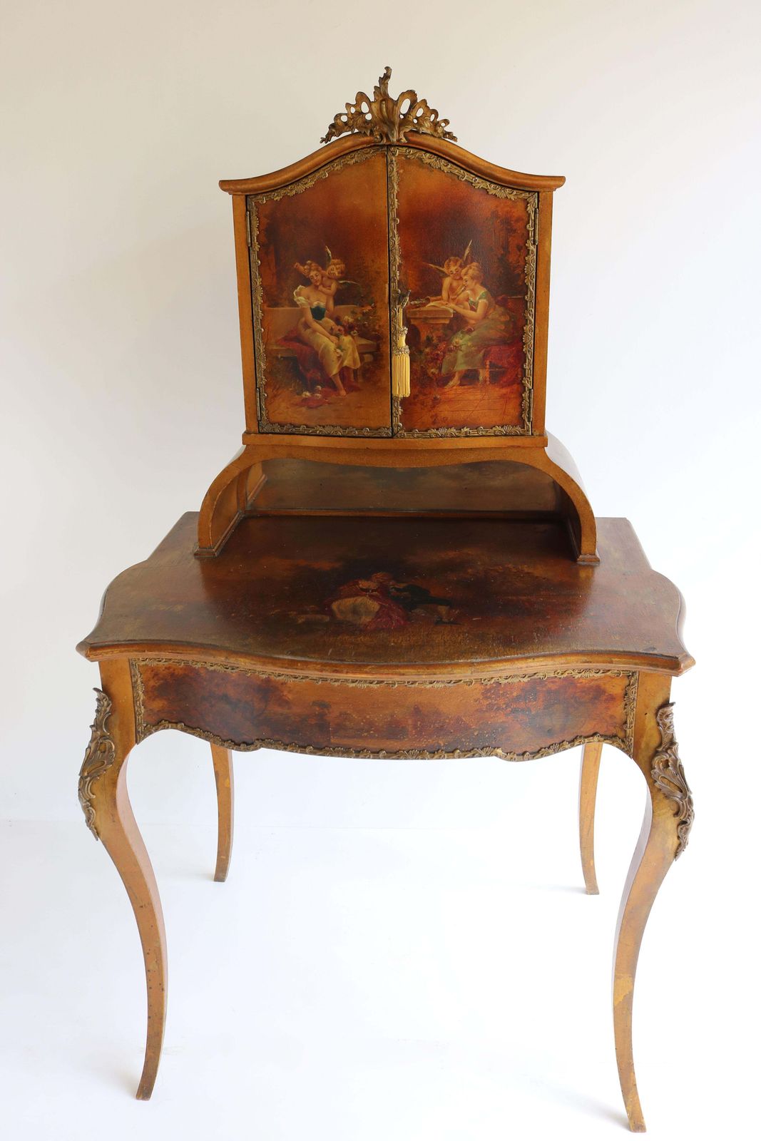 photo vinterior Italian Renaissance Dressing Table 19th Century Hand Painted By Müller Morten
