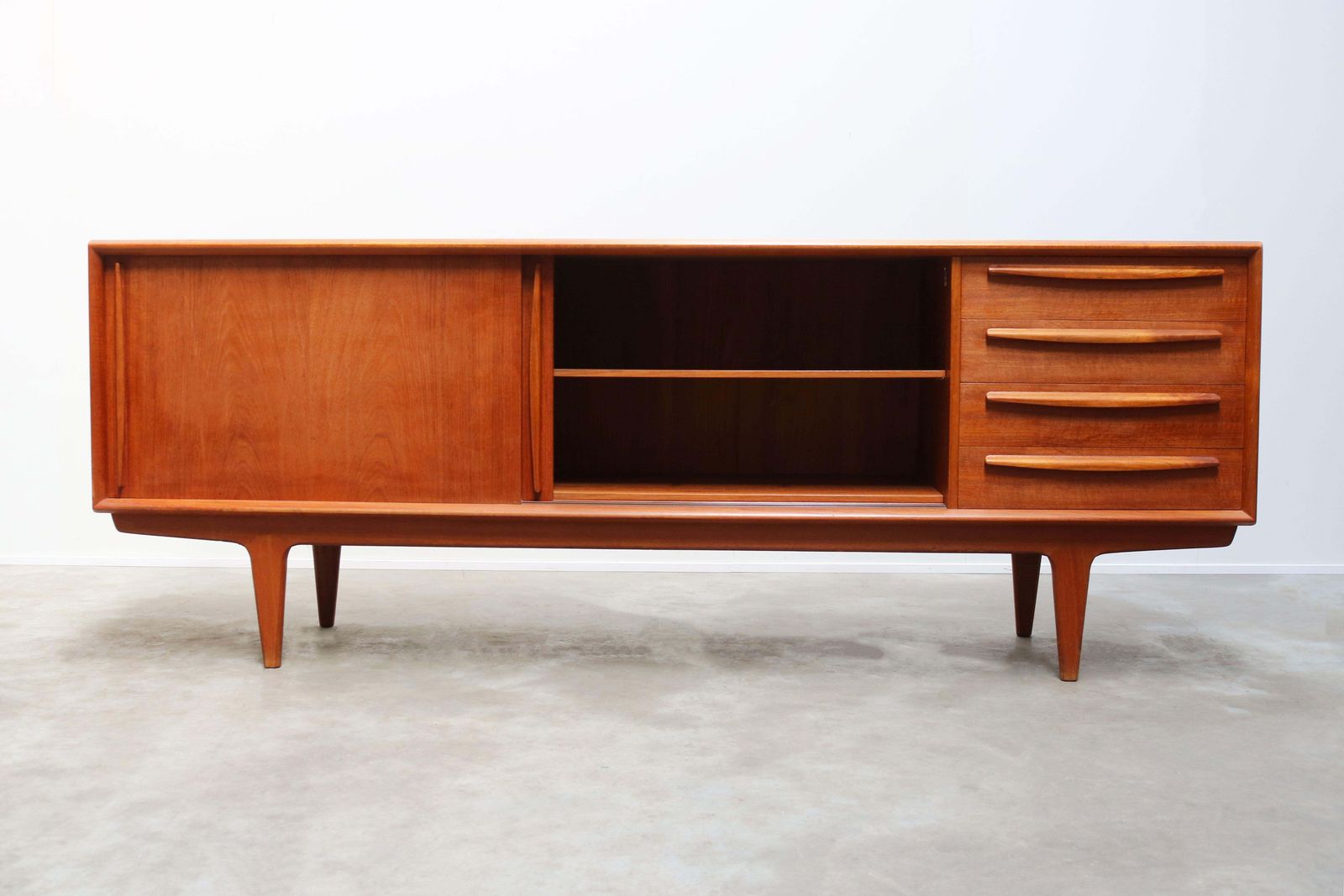 Deens Design Dressoir Van Bernhard Pedersen In Teakhout, Ca. 1950 – Bruin/Beige photo furniture