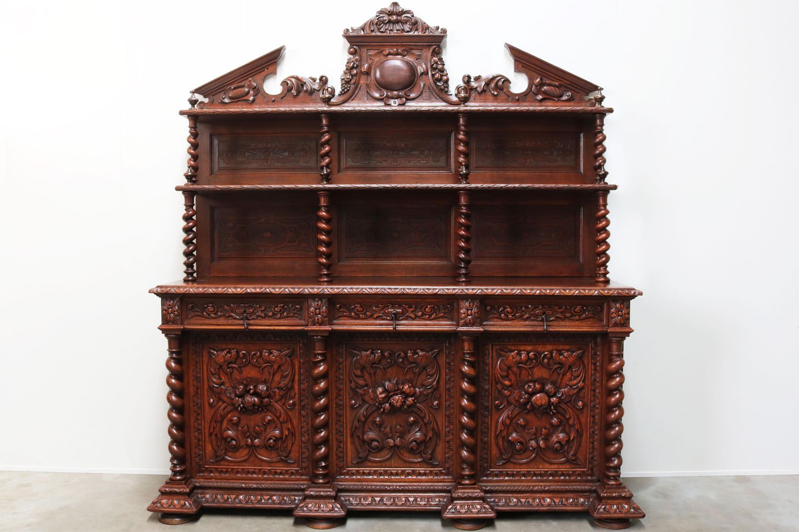 Antiek Frans 19e Eeuws Renaissance Revival Barley Twist Dressoir Eiken Hunt photo vinterior