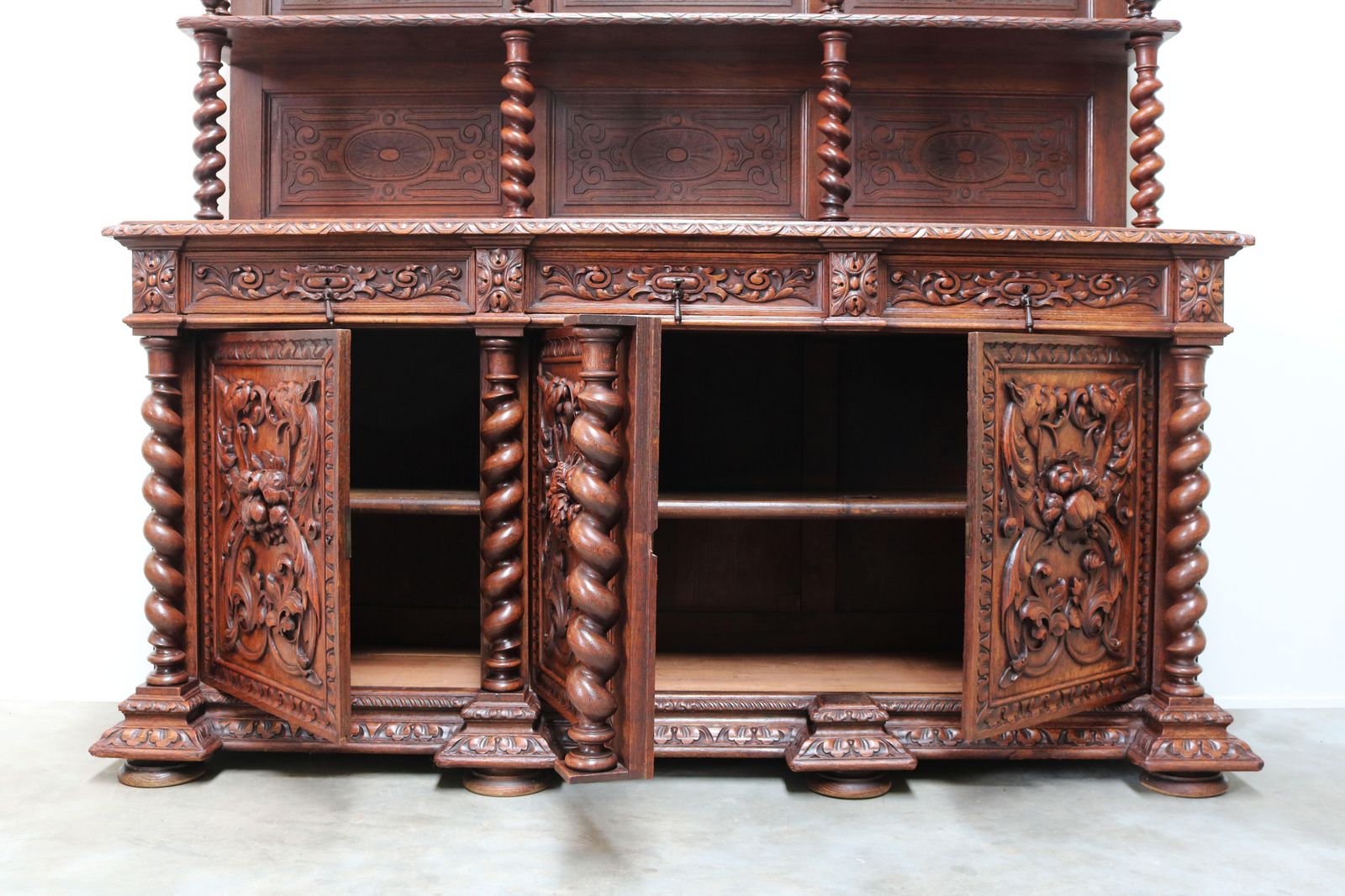 16623.0 Antiek Frans 19e Eeuws Renaissance Revival Barley Twist Dressoir Eiken Hunt photo