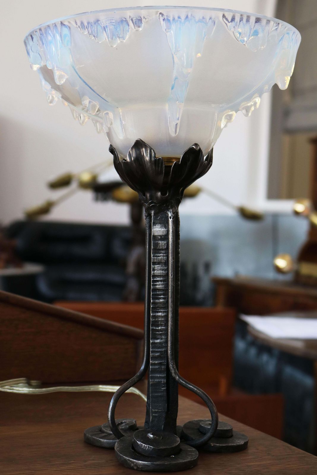 photo vinterior Antique Art Deco Table Lamp Design By Ezan 1930 France Wrought Iron & Ice Glass