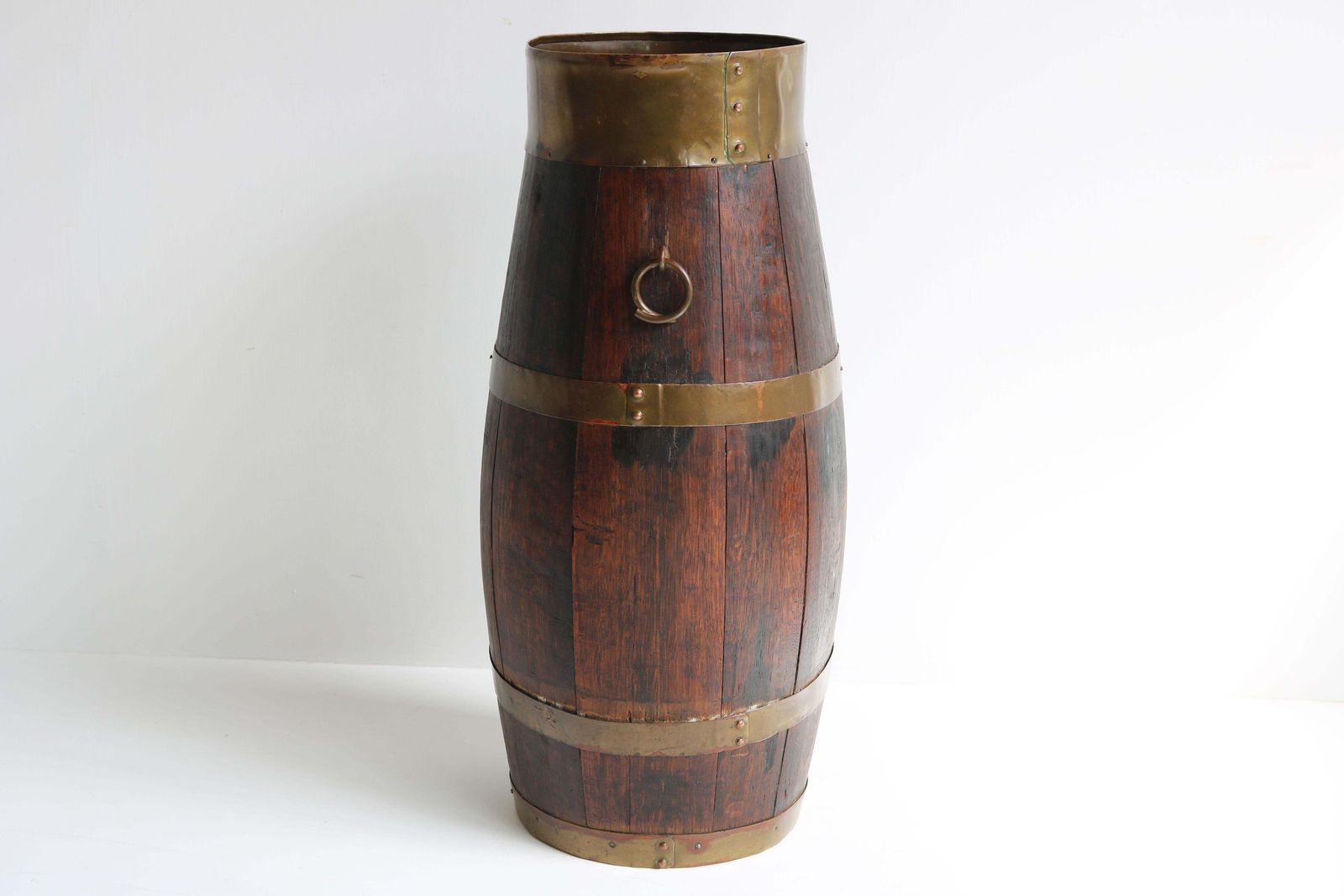 photo furniture Antieke Tonvormige Paraplubak / Wandelstokhouder, Jaren 1900, Engelse Landelijke Stijl