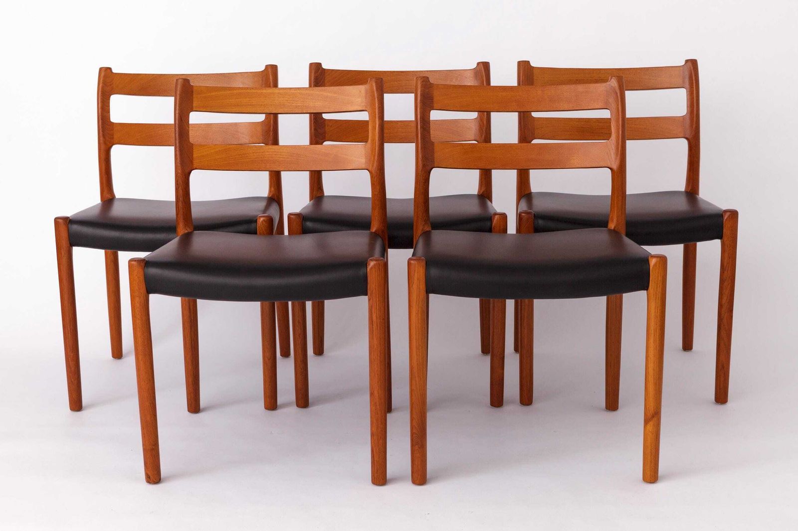 Set Of 5 Niels Otto Møller Model 84 Chairs – Danish Teak & Leather Dining Chairs (1974) – Mid Century Modern Design