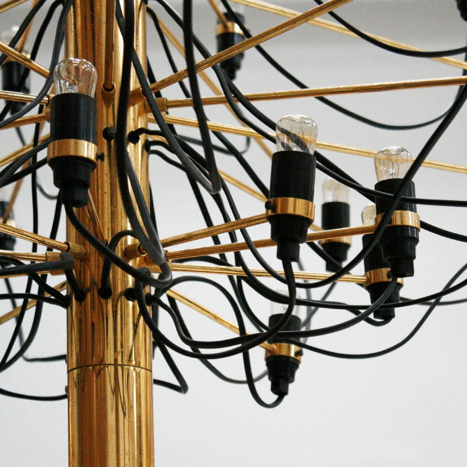 Mid Century Modern Gino Sarfatti Brass Italian '2097/30' Chandelier, 1960s photo Lighting