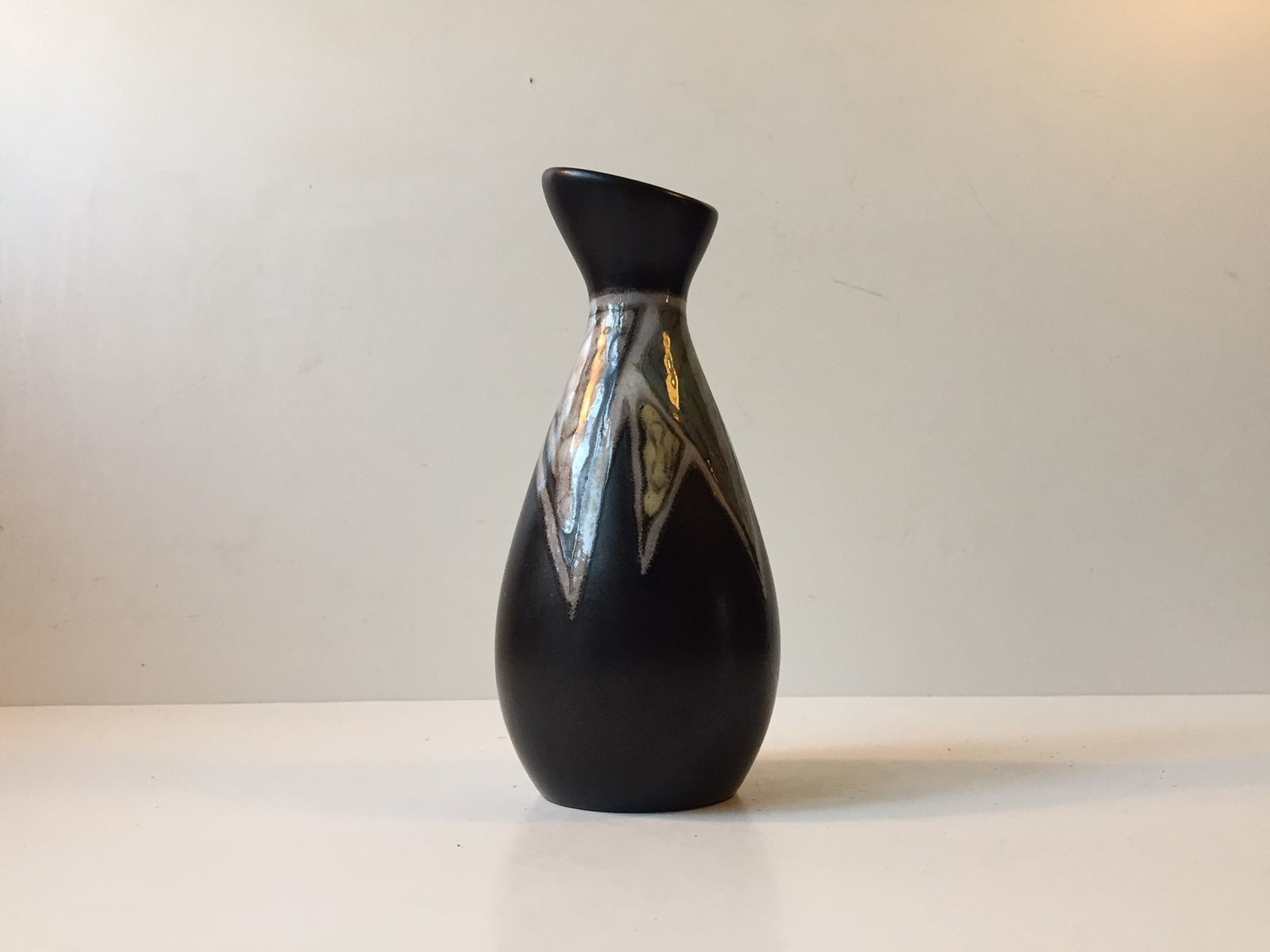 Danish Modernist Burgundia Ceramic Vase By Svend Aage Holm Sørensen For Søholm, 1950s