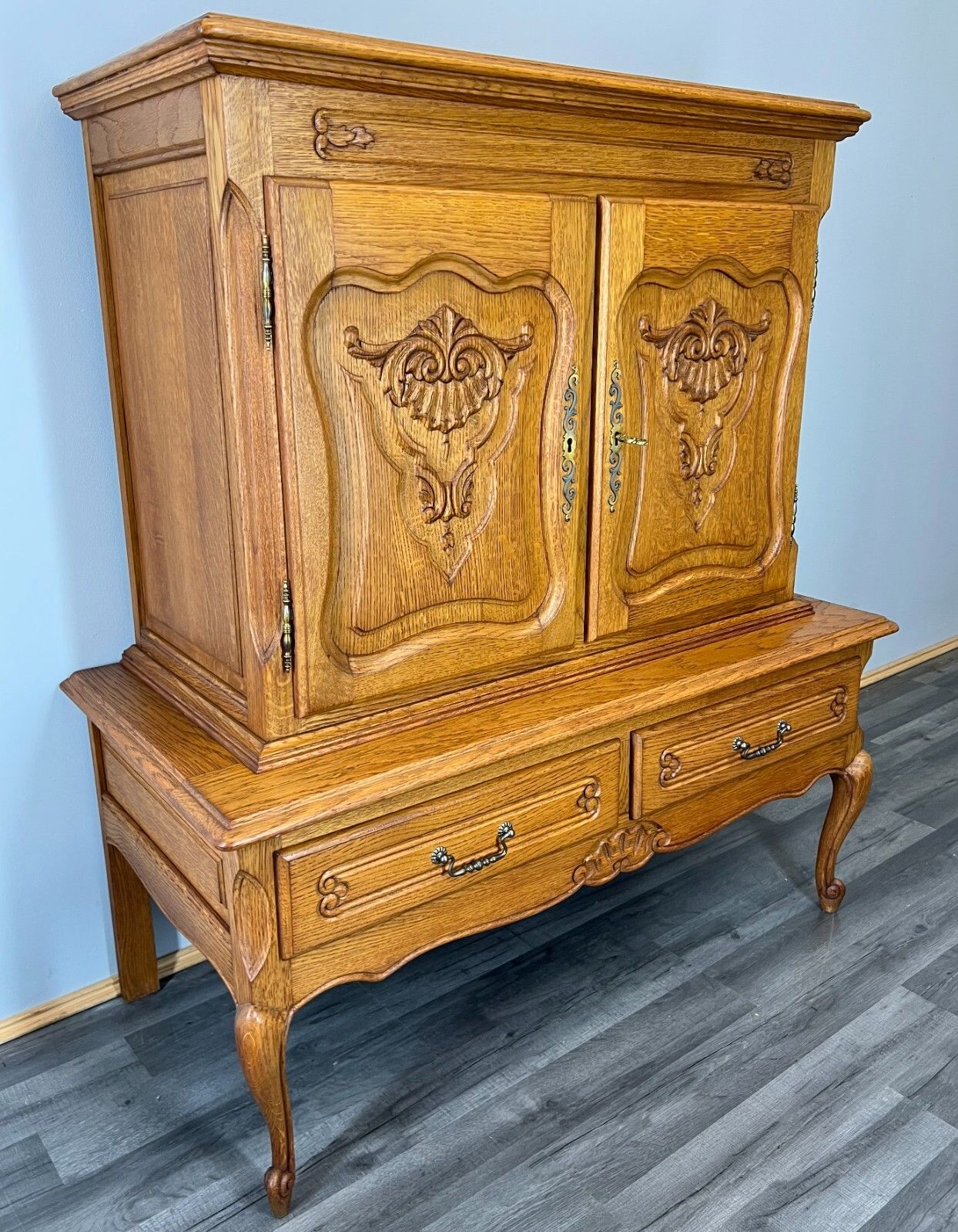 449.0 French Style Oak Cabinet Cupboard Storage Drawers Carved Armoire Lot 3753 photo