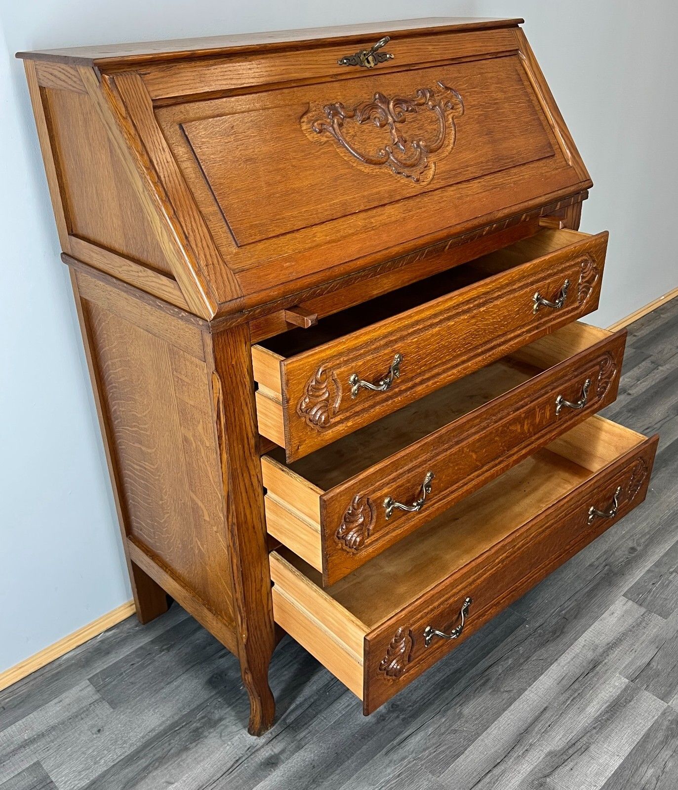 photo vinterior Vintage French Oak Secretary Desk – Bureau – Carved Writing Desk – Lot 3755