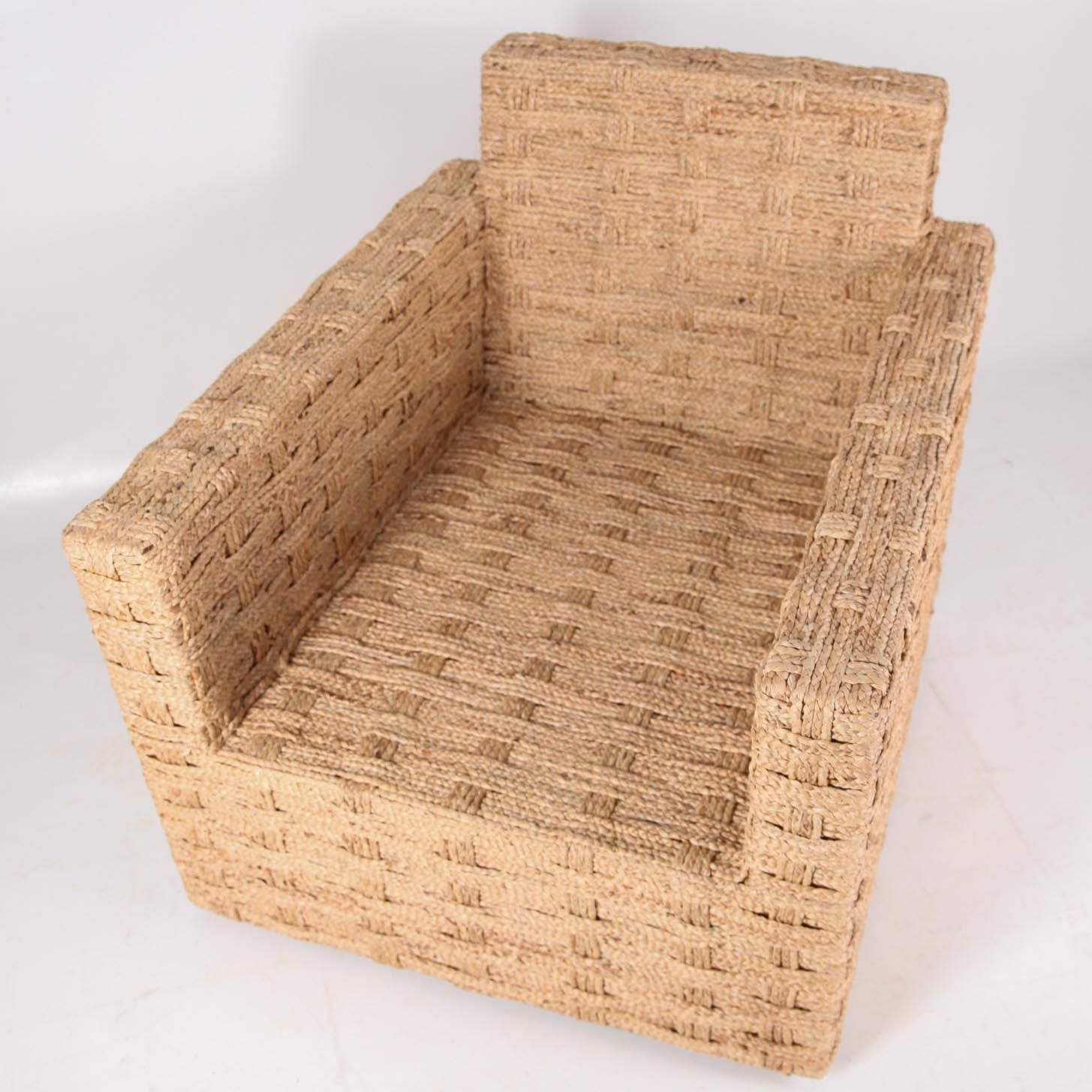 Paire Of Braided Seagrass Armchairs photo vintage