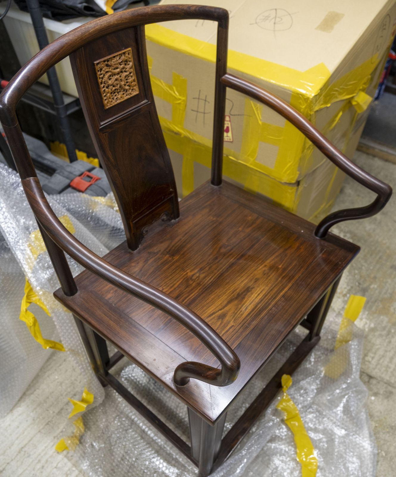 Chinese Rosewood Table And Chairs (Dalbergia Cochinchinensis) photo Furniture