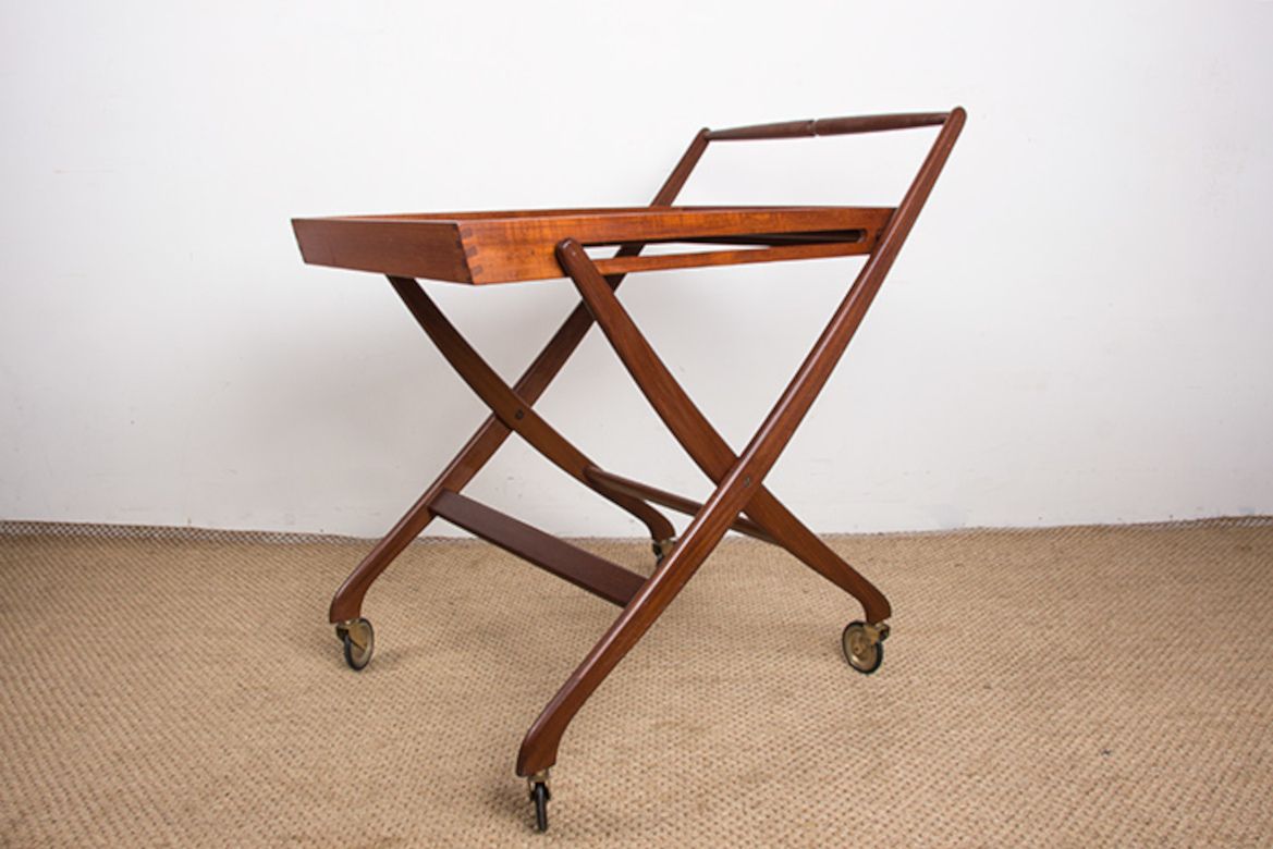 Table roulante pliante danoise en teck par Svend Aage Madsen pour Illums Bolhigus, 1960.