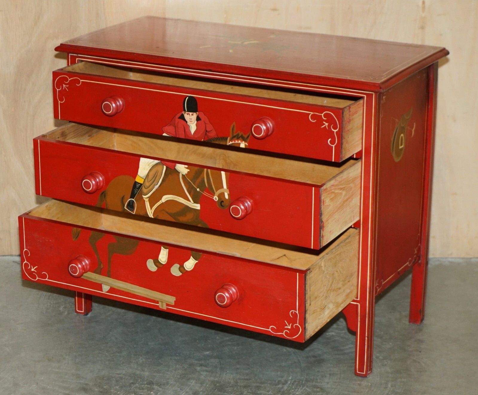 photo vinterior Equestrian Antique Victorian Pine Hand Painted Horse & Jockey Chest Of Drawers