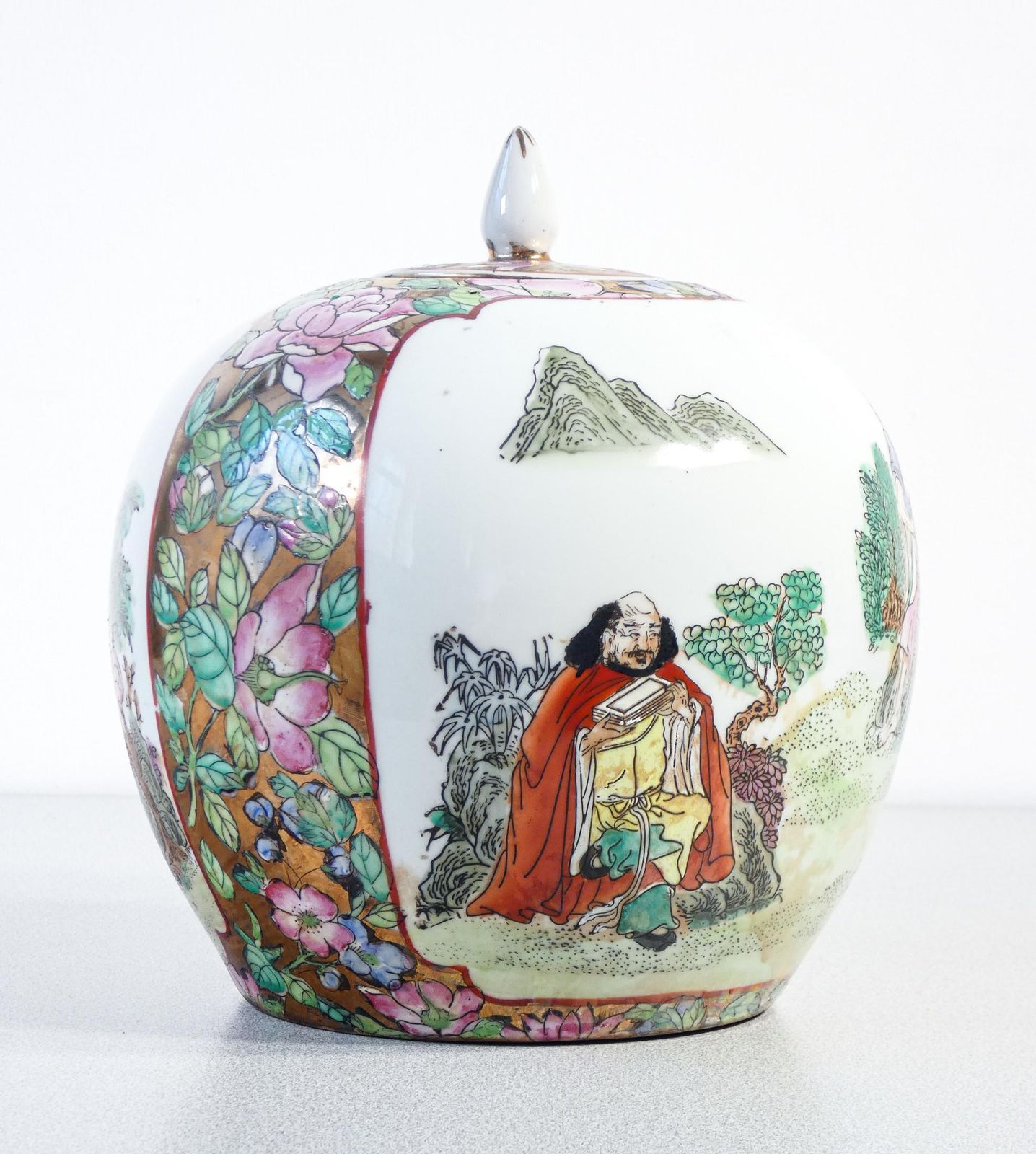 Chinese Ceramic Vase Painted With Figures From The Taoist Tradition. 20thc. photo vinterior